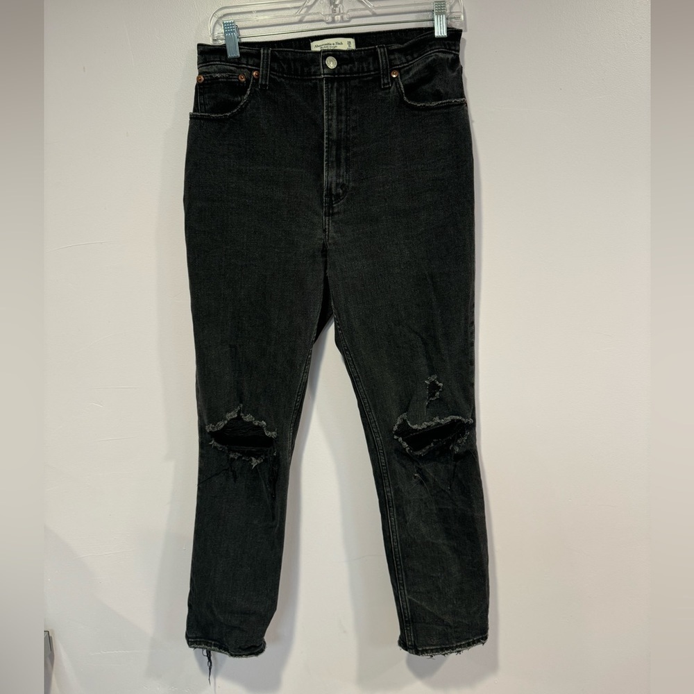 Black Abercrombie and Fitch the ankle straight high rise jeans